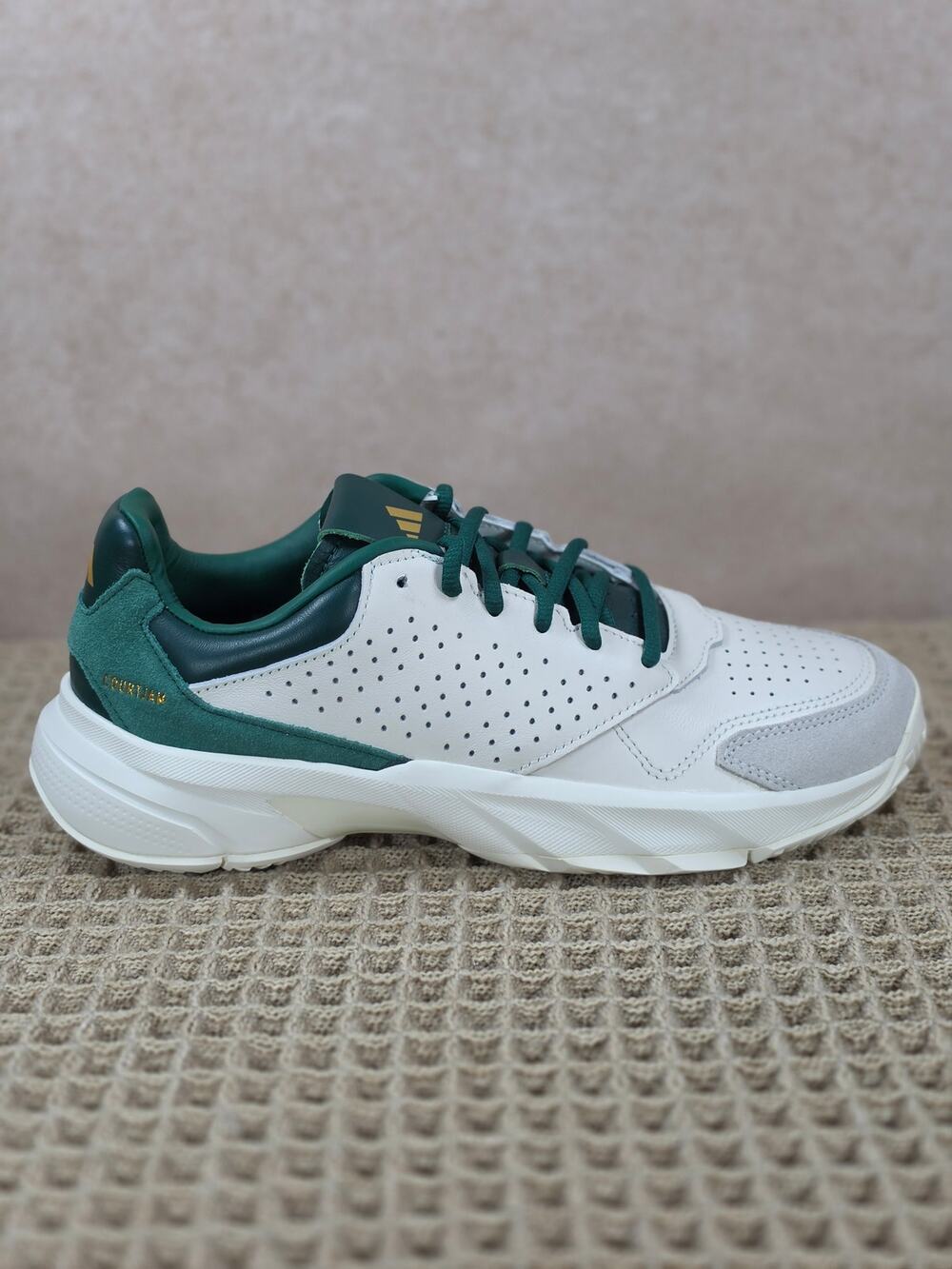 Adidas CourtJam Control 3 Men’s 8 / Women’s 9 White Gray Green – BNWOB